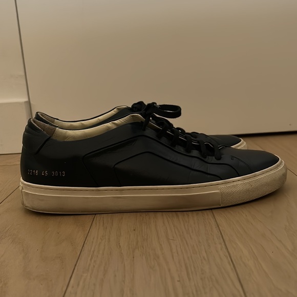 Common Projects Achilles Contrast Sole Multi Ply in Navy - Picture 2 of 5
